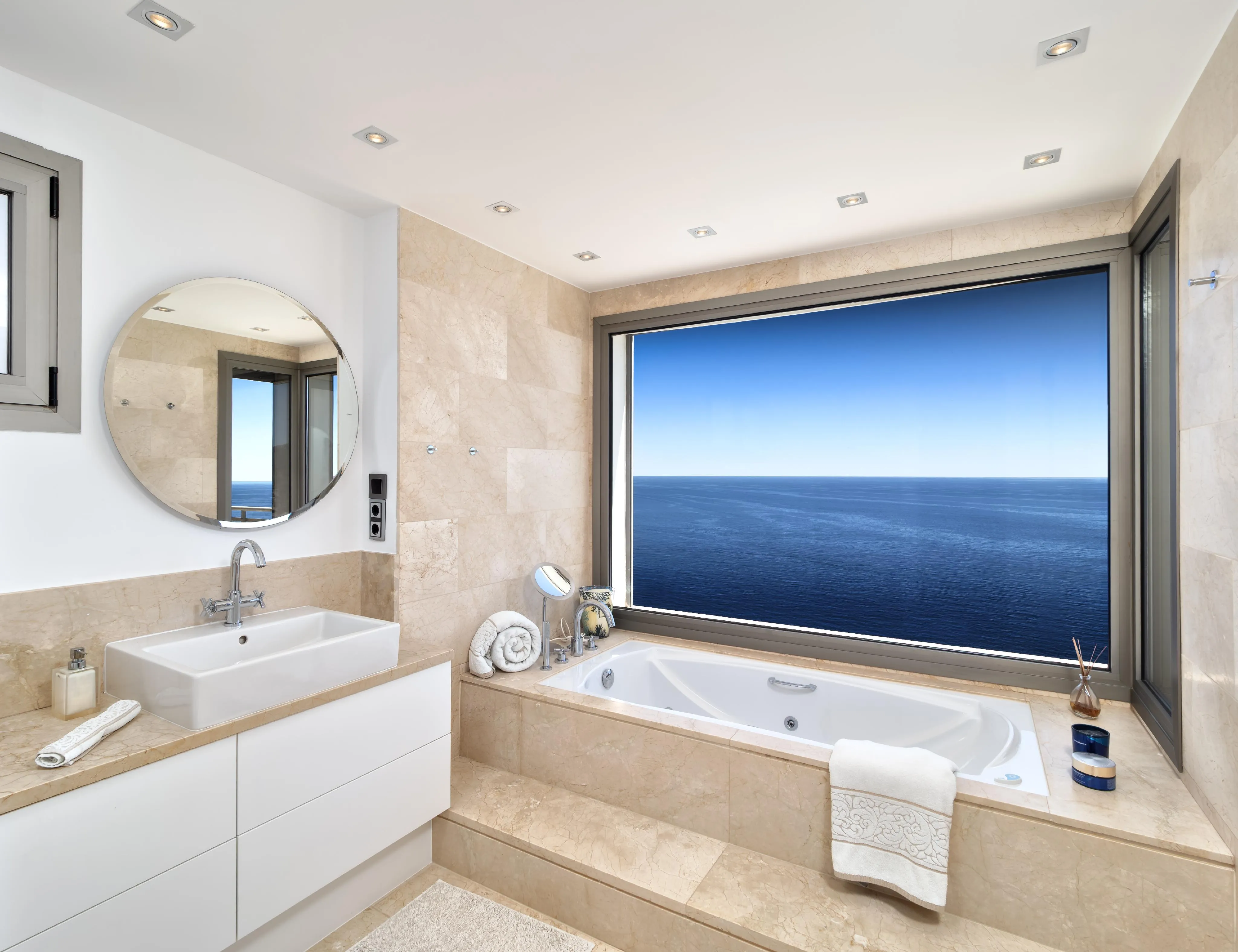 Modern penthouse met spectaculair 360° uitzicht op zee-12