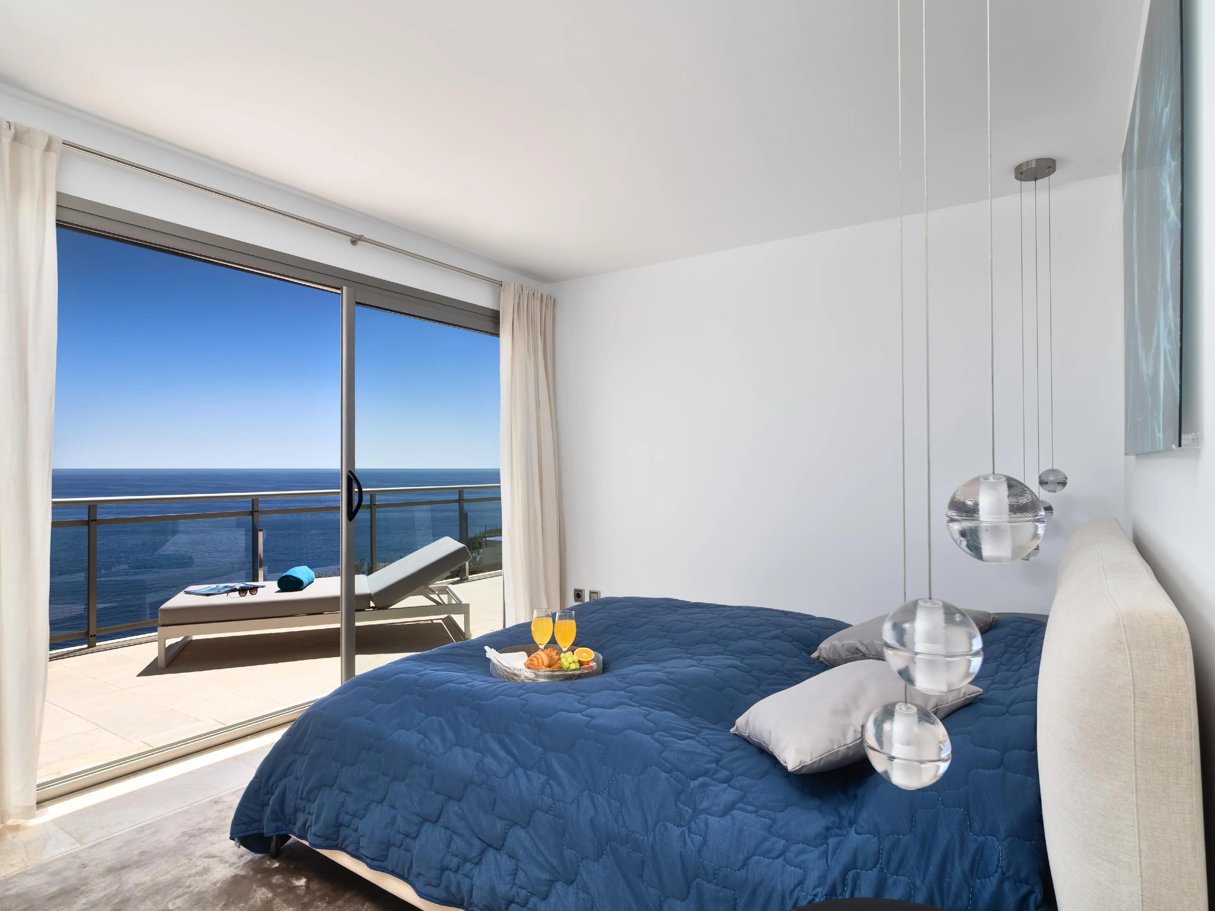 Modern penthouse met spectaculair 360° uitzicht op zee-11