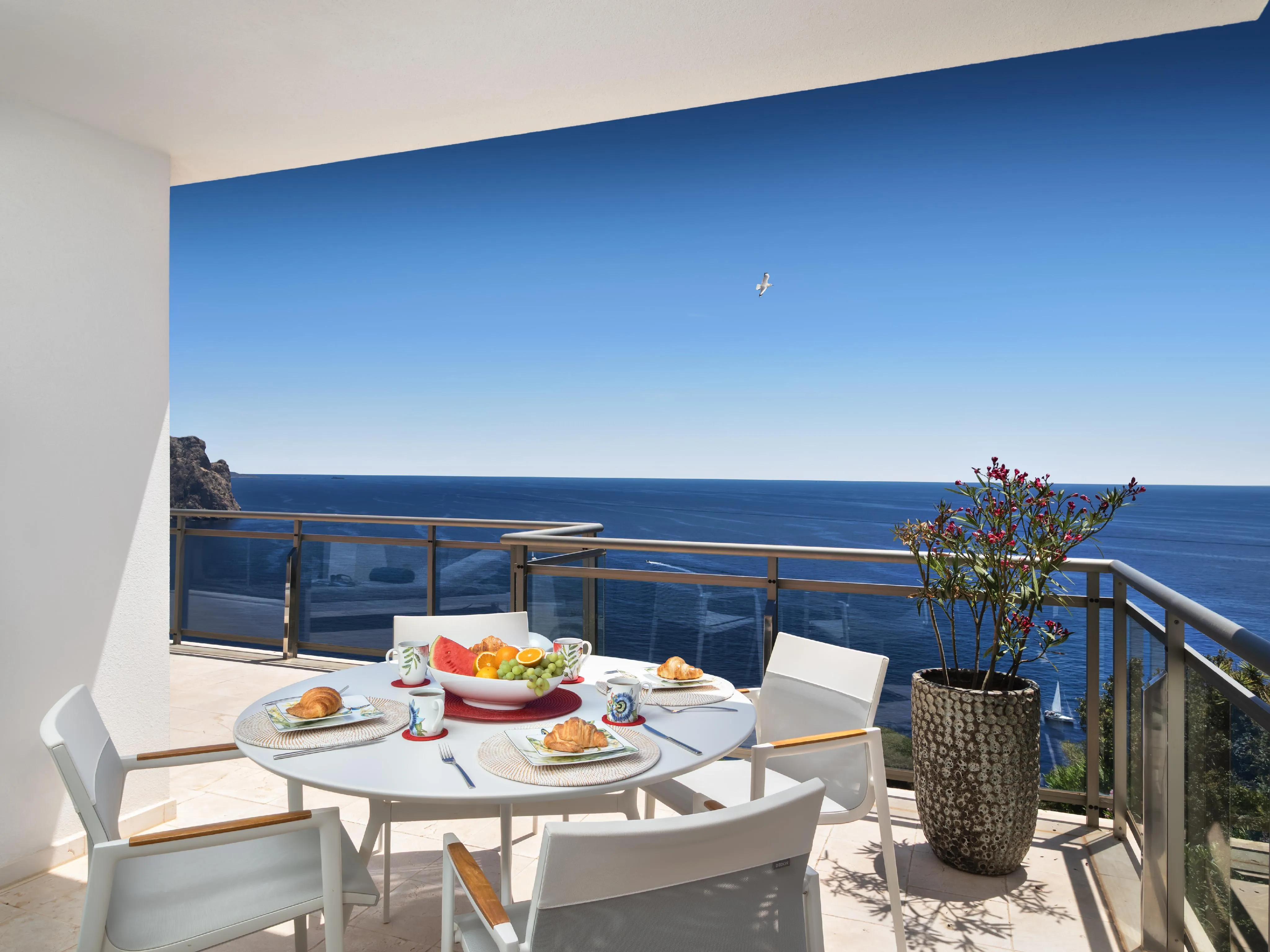 Penthouse moderne avec vue spectaculaire à 360° sur la mer-6