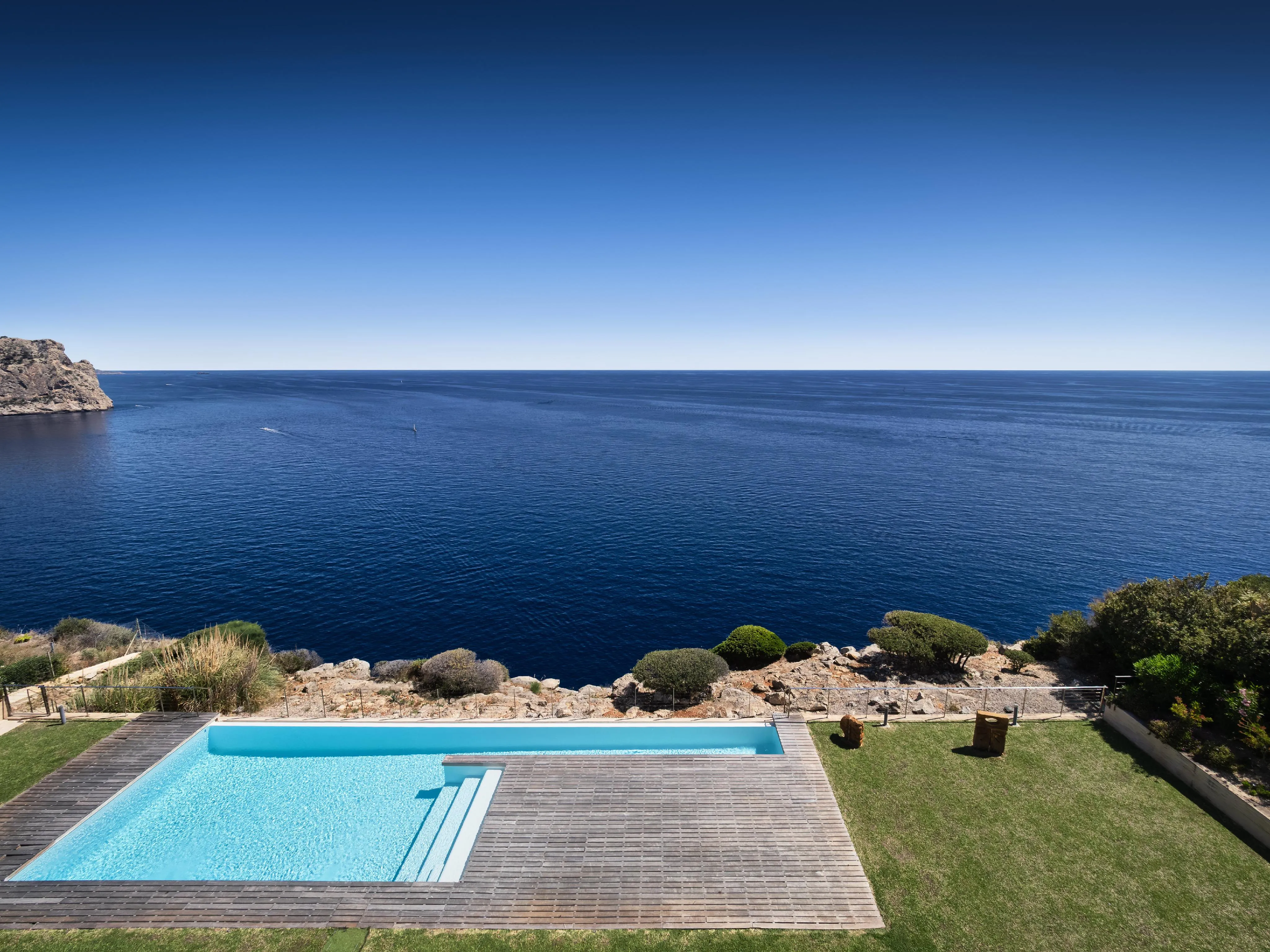 Penthouse moderne avec vue spectaculaire à 360° sur la mer-9