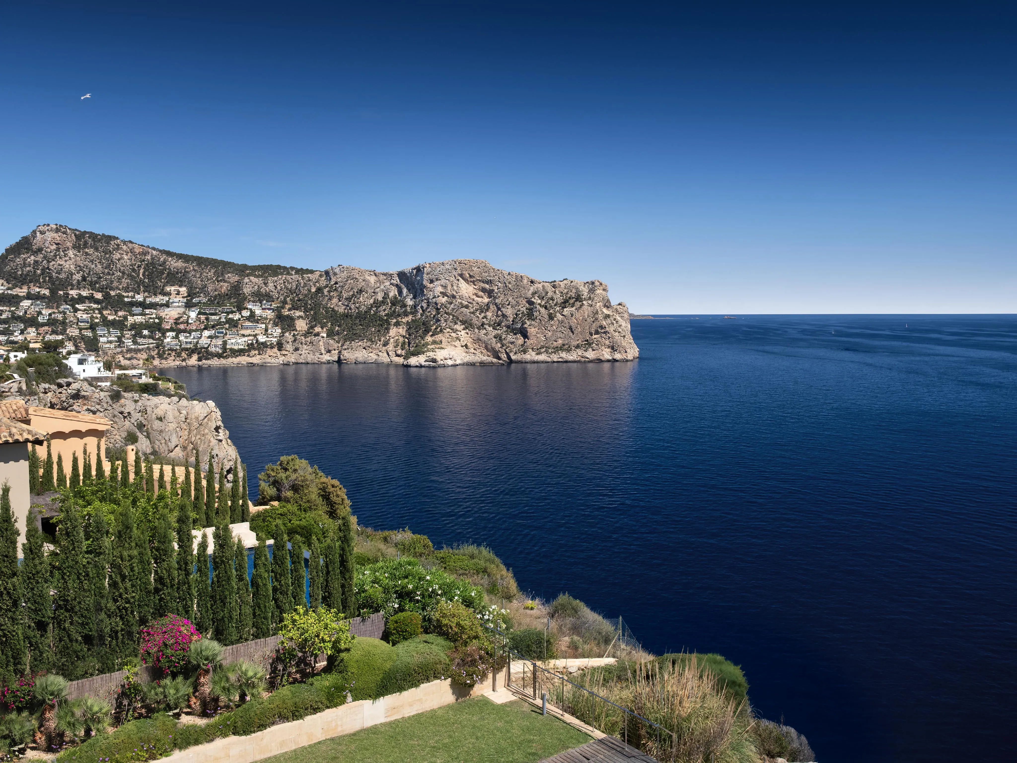 Penthouse moderne avec vue spectaculaire à 360° sur la mer-17