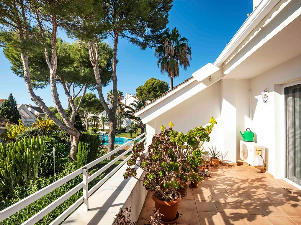 Casa adossada en una exclusiva comunitat mediterrània en primera línia de mar-2