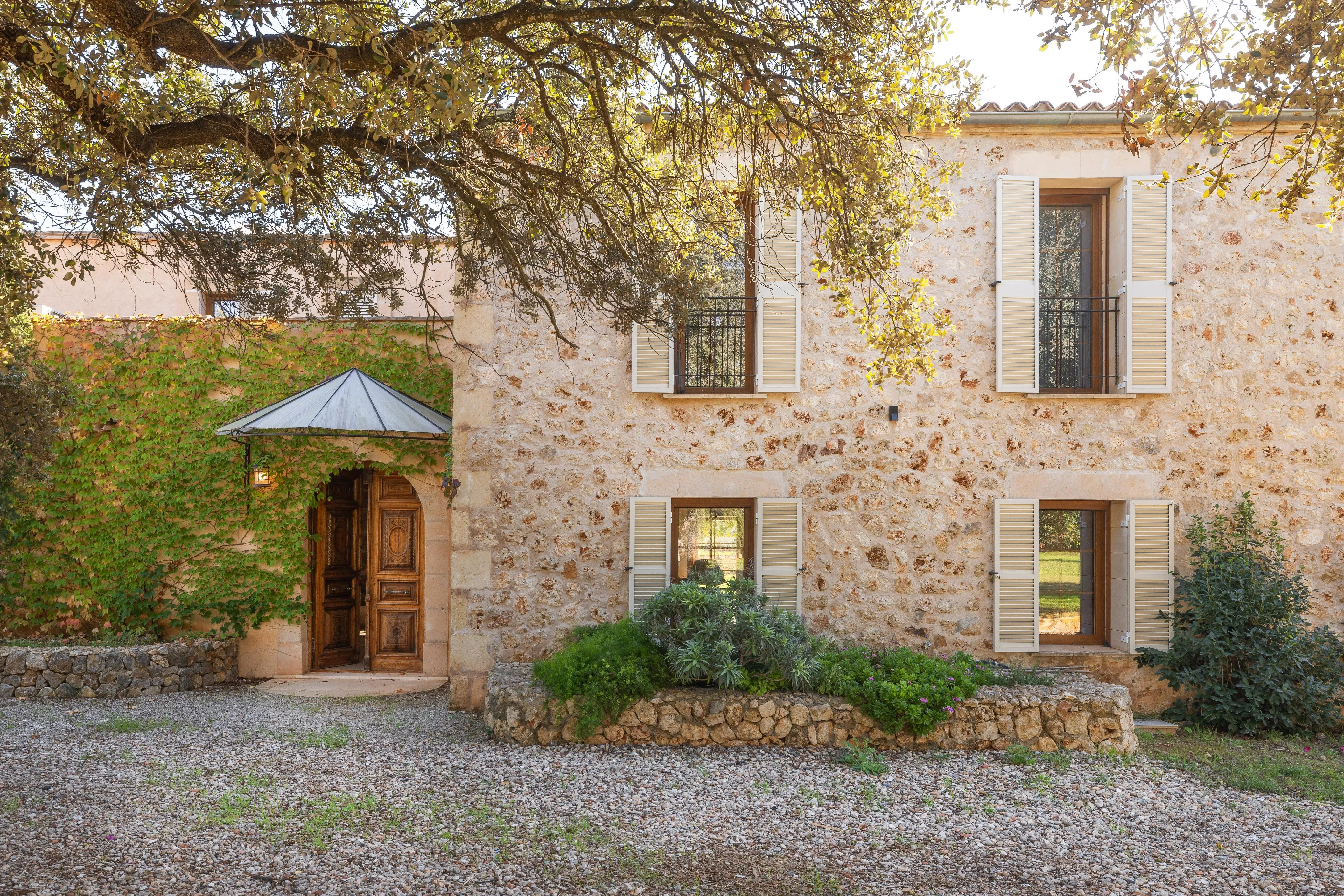 impressionant casa de camp amb piscina prop de Llubi-7