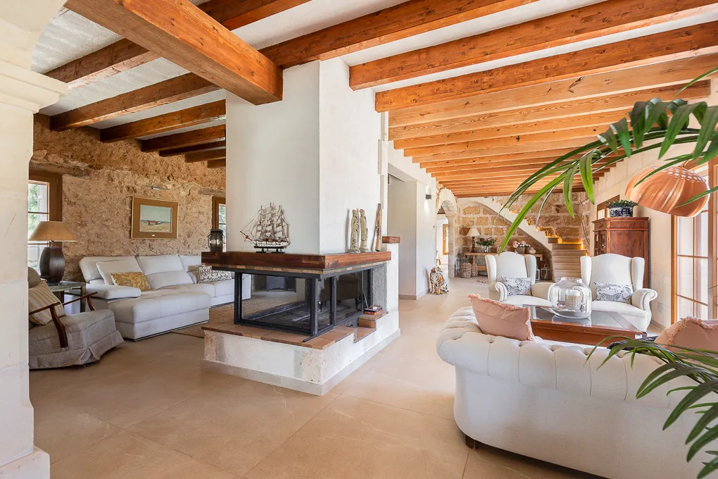 impressionant casa de camp amb piscina prop de Llubi-9