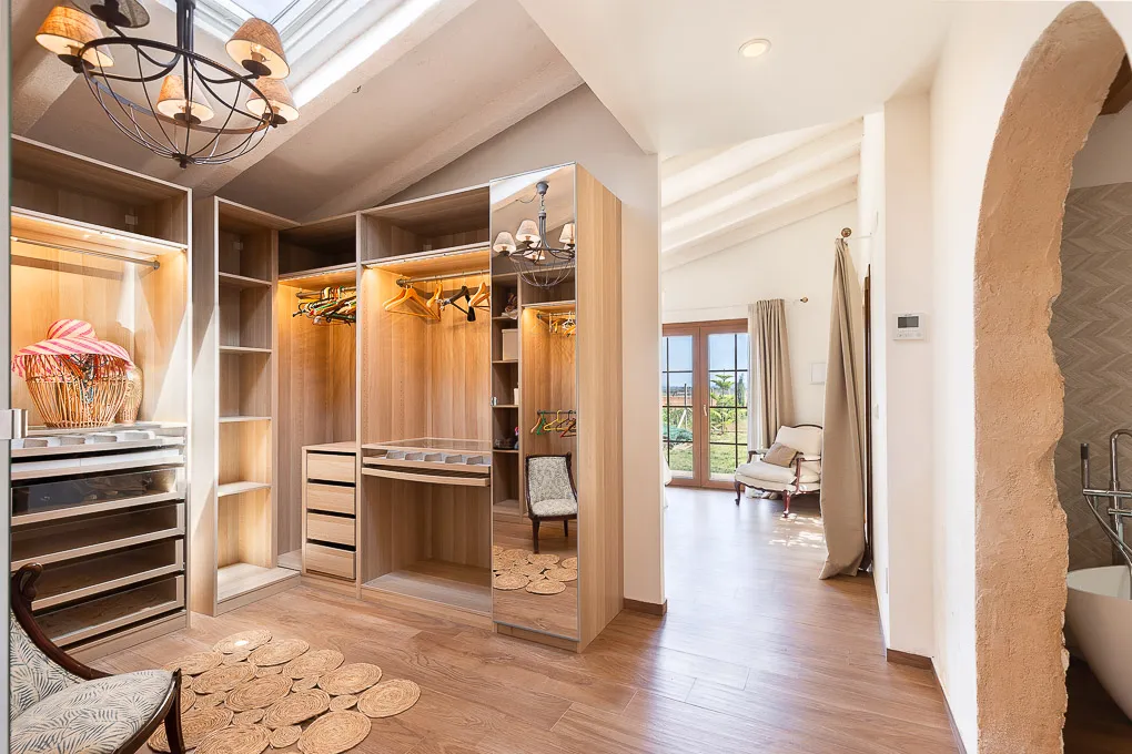 impressionant casa de camp amb piscina prop de Llubi-12