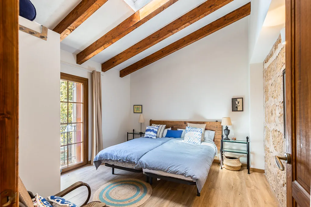 impressionant casa de camp amb piscina prop de Llubi-16