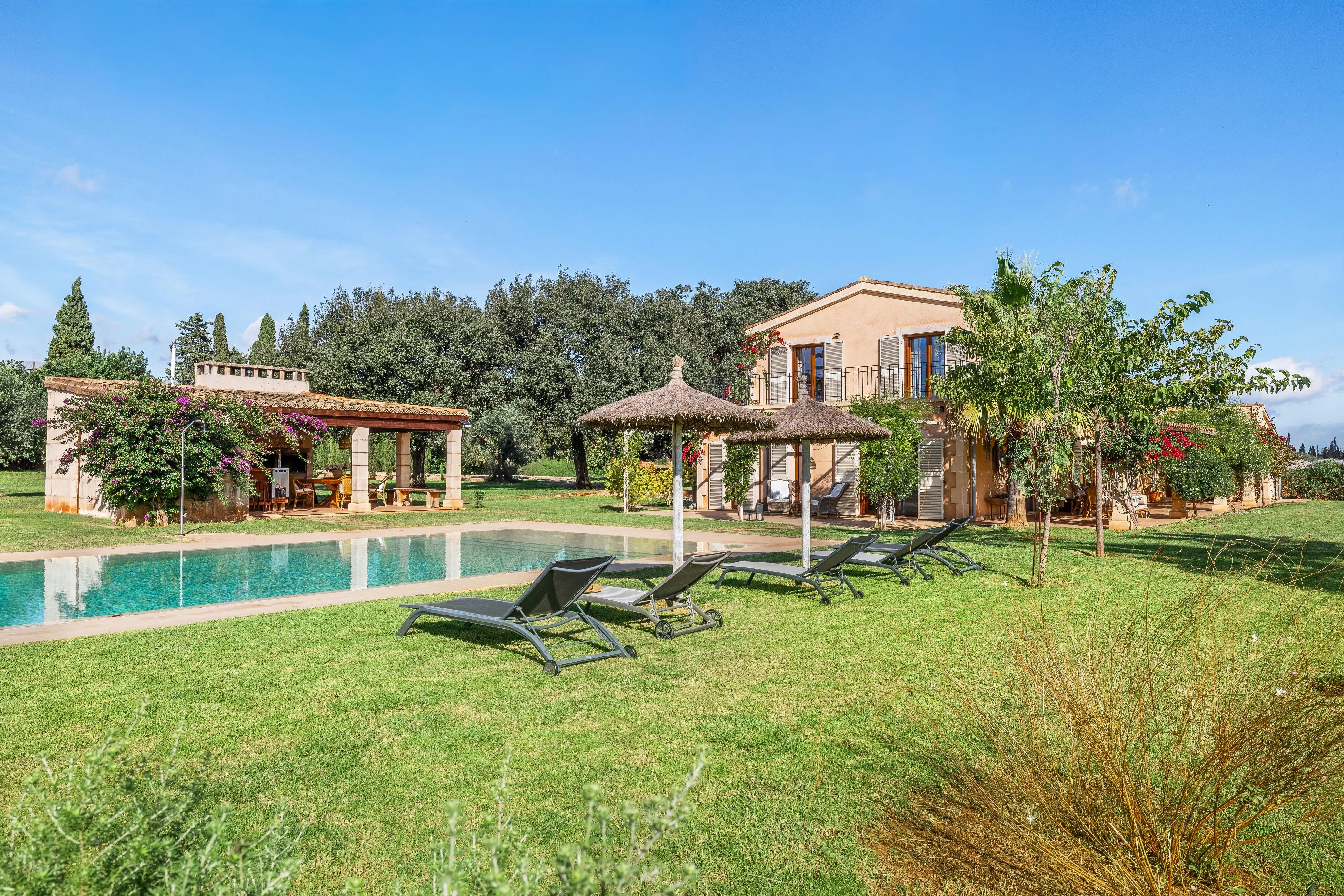 impressionant casa de camp amb piscina prop de Llubi-23