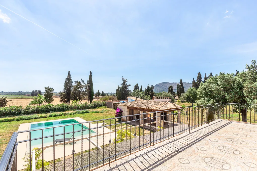 impressionant casa de camp amb piscina prop de Llubi-17