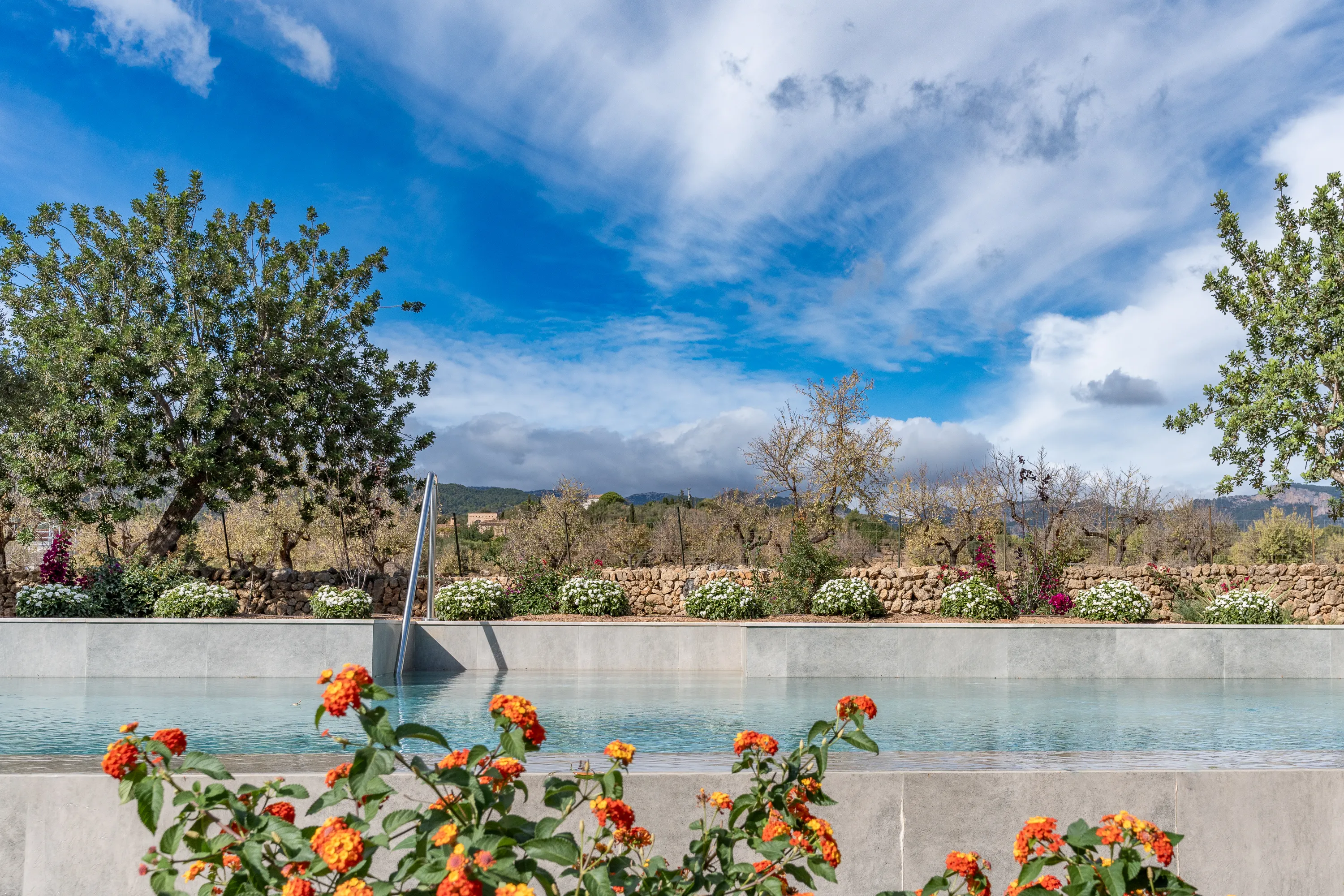 Spectaculaire nieuwbouw finca in Alaró-11