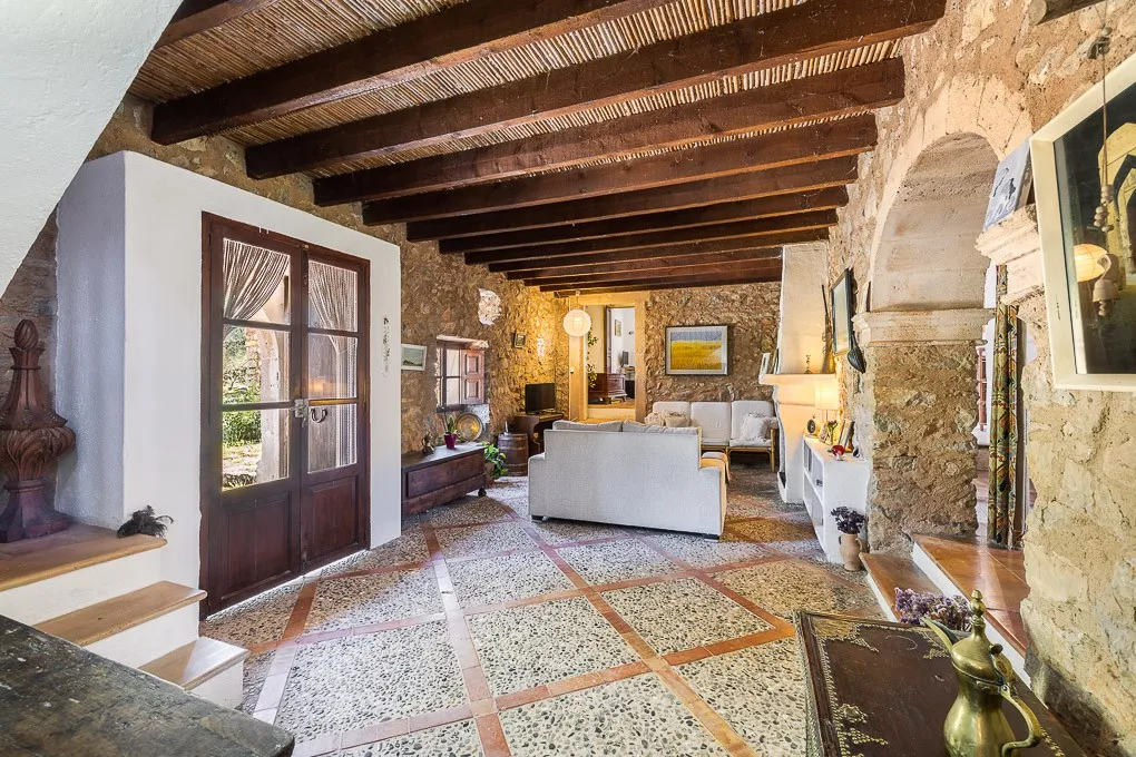 Historisk finca med to boligenheder-7