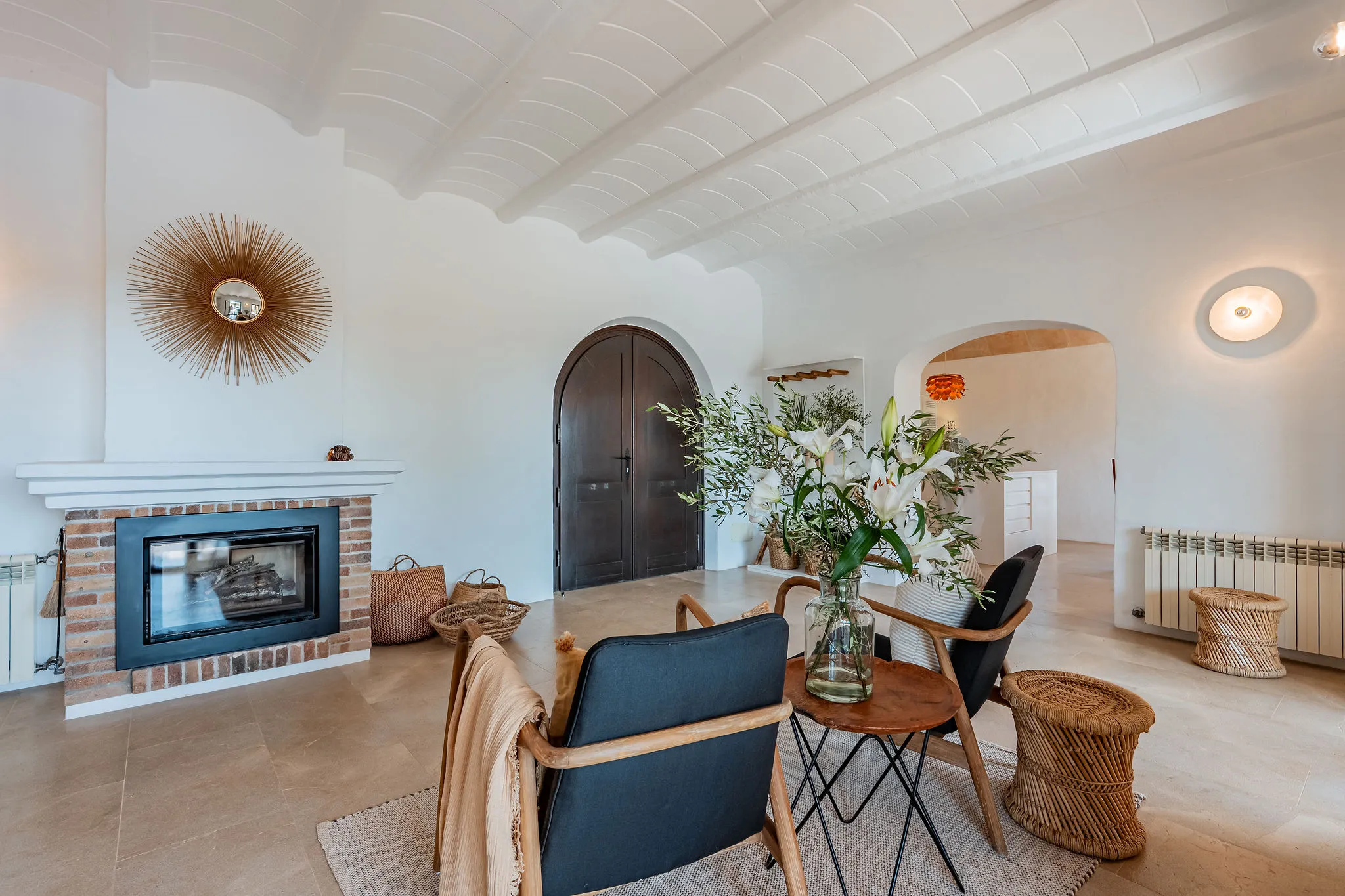 Stijlvolle natuurstenen finca met uitzicht op zee-3