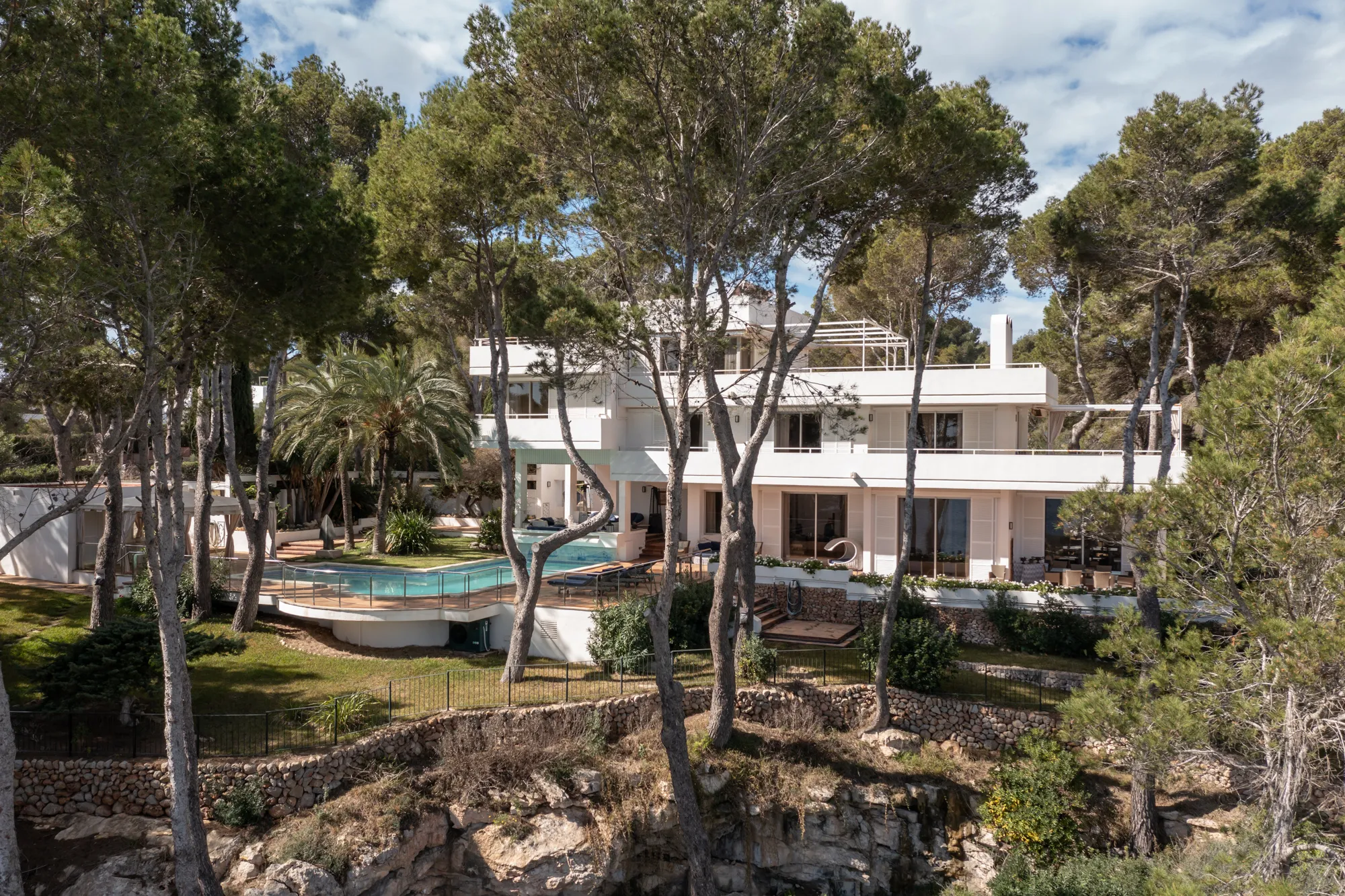 Villa i første række til havet med adgang til havet-18