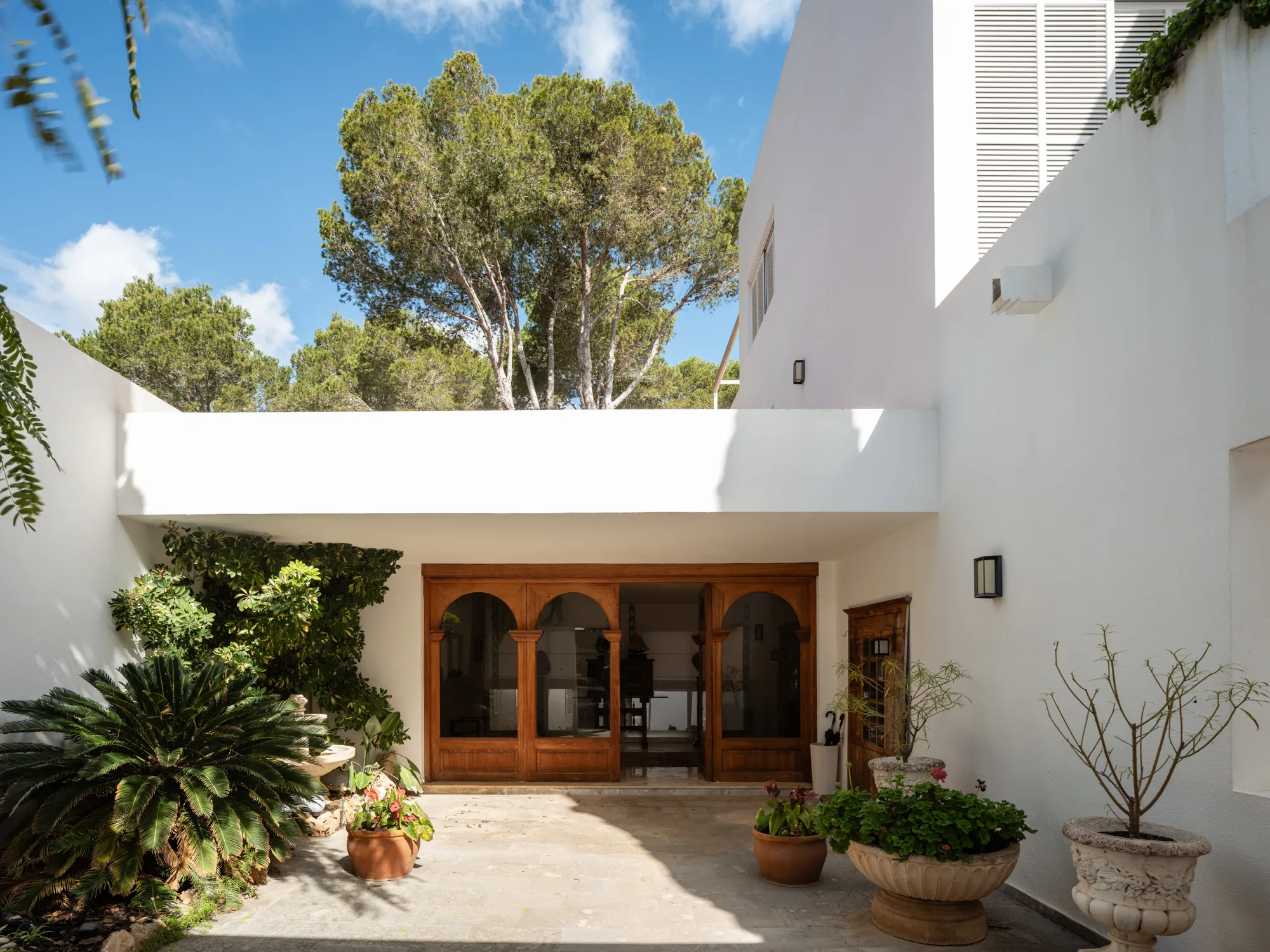 Вилла на первой линии моря с выходом к морю-5