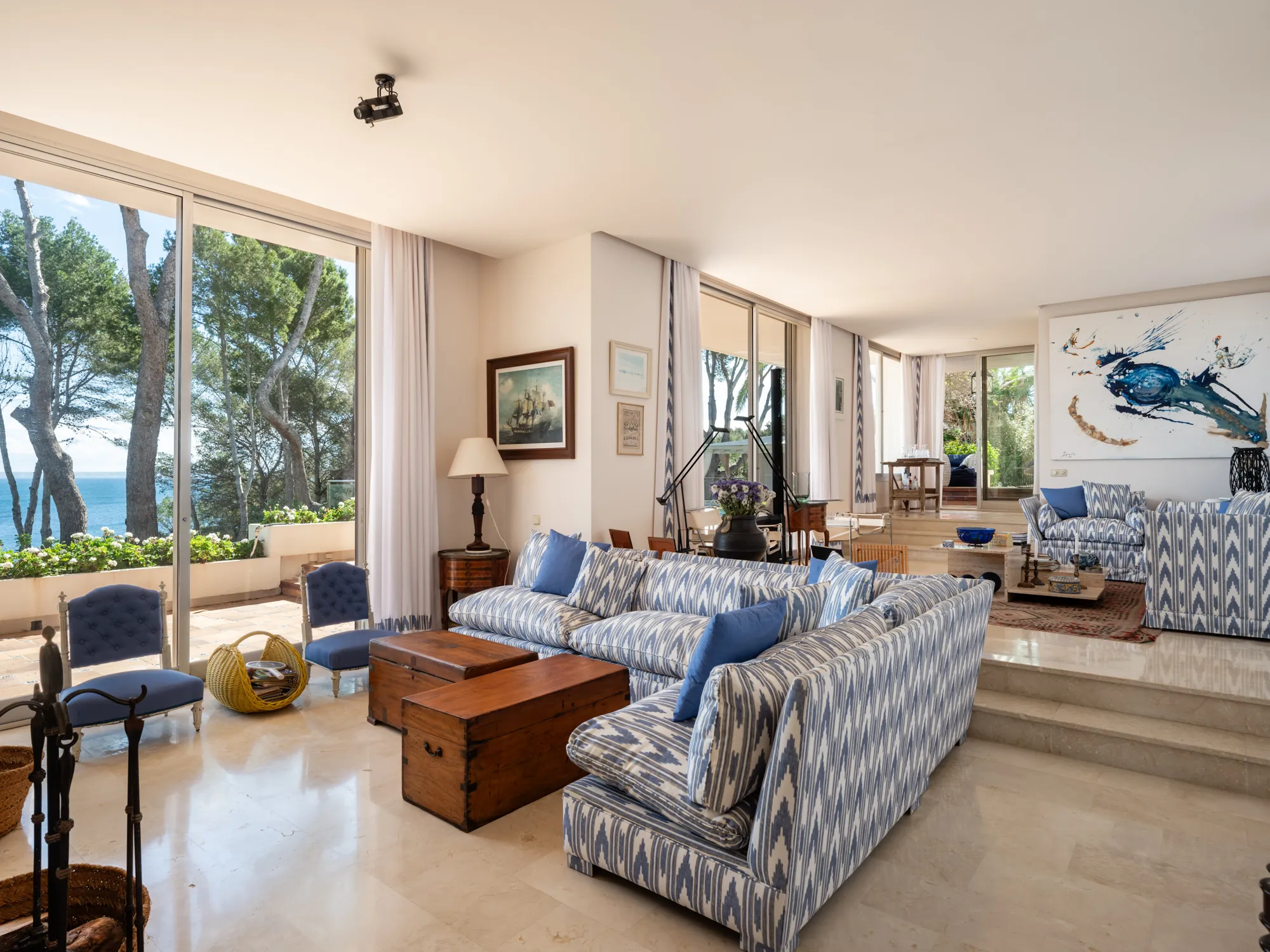 Villa i første række til havet med adgang til havet-7