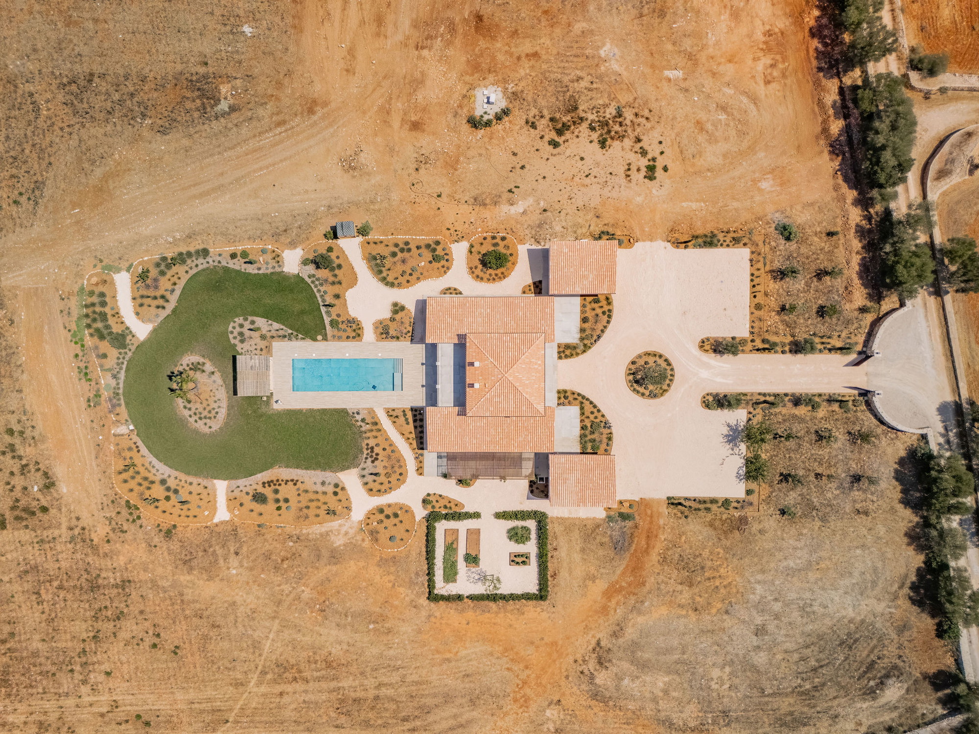 Mediterranean new-build finca with character and the vision of your own winery-15