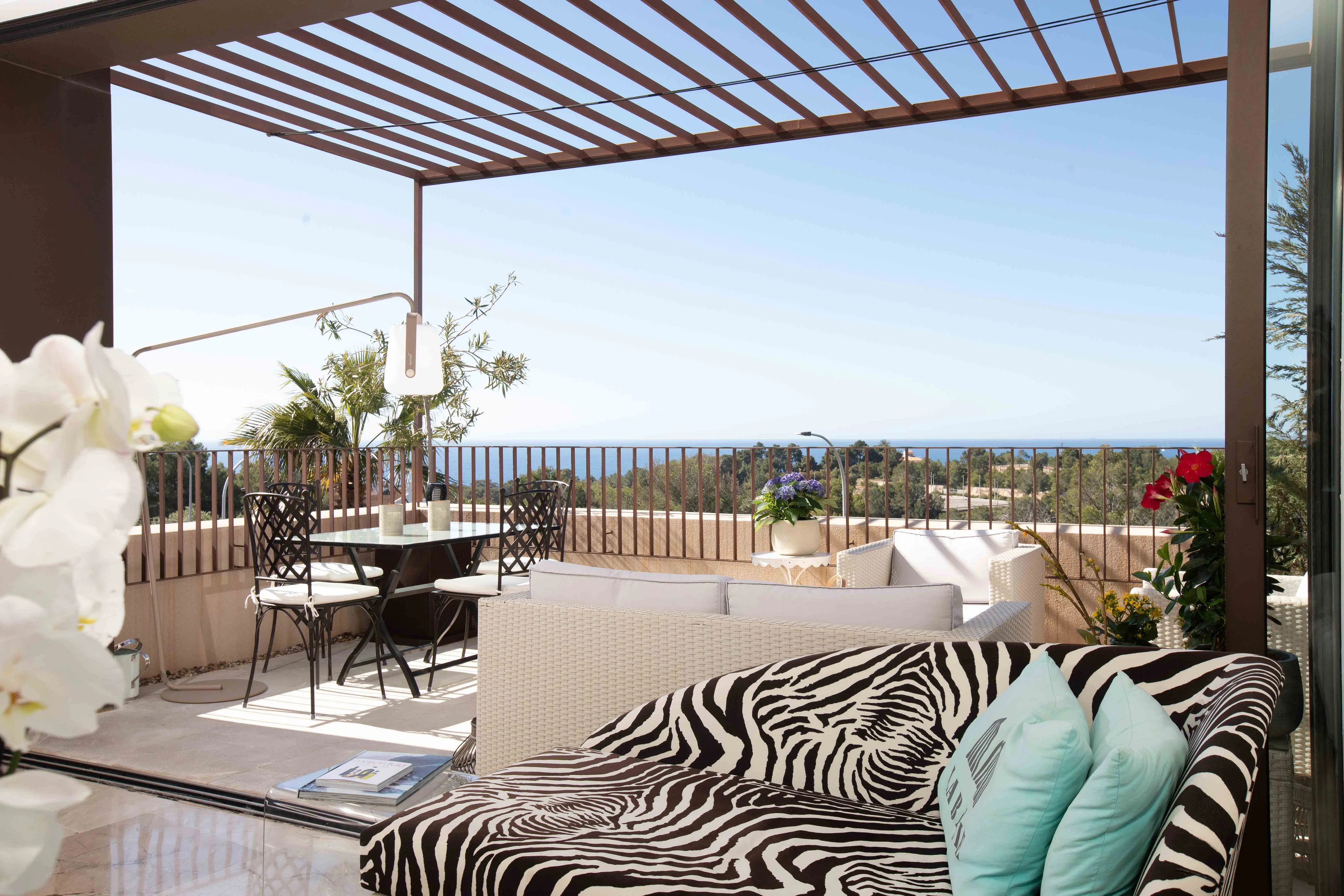 Exclusive living experience with sea view in La Bonanova-13