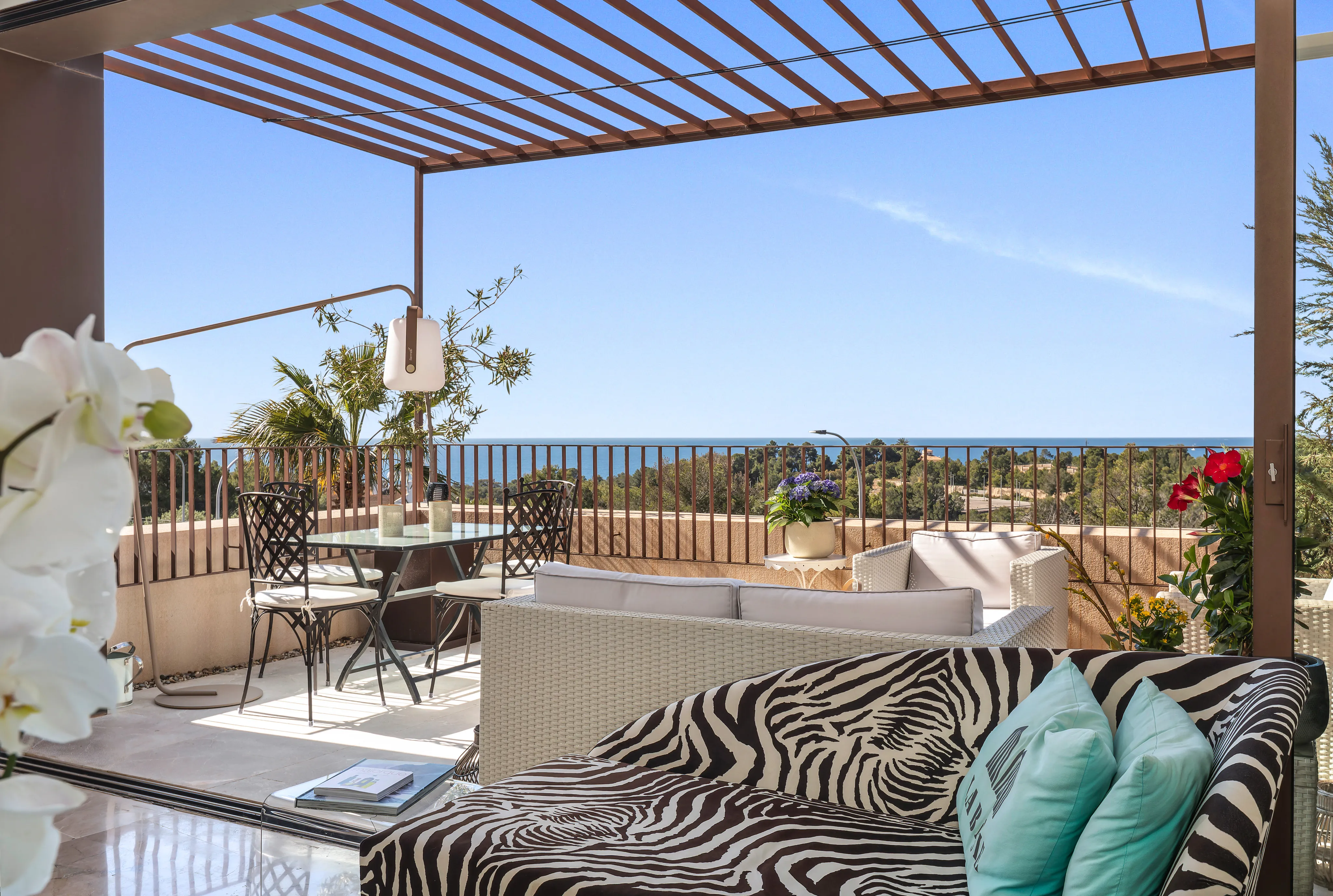 Exclusive living experience with sea view in La Bonanova-12