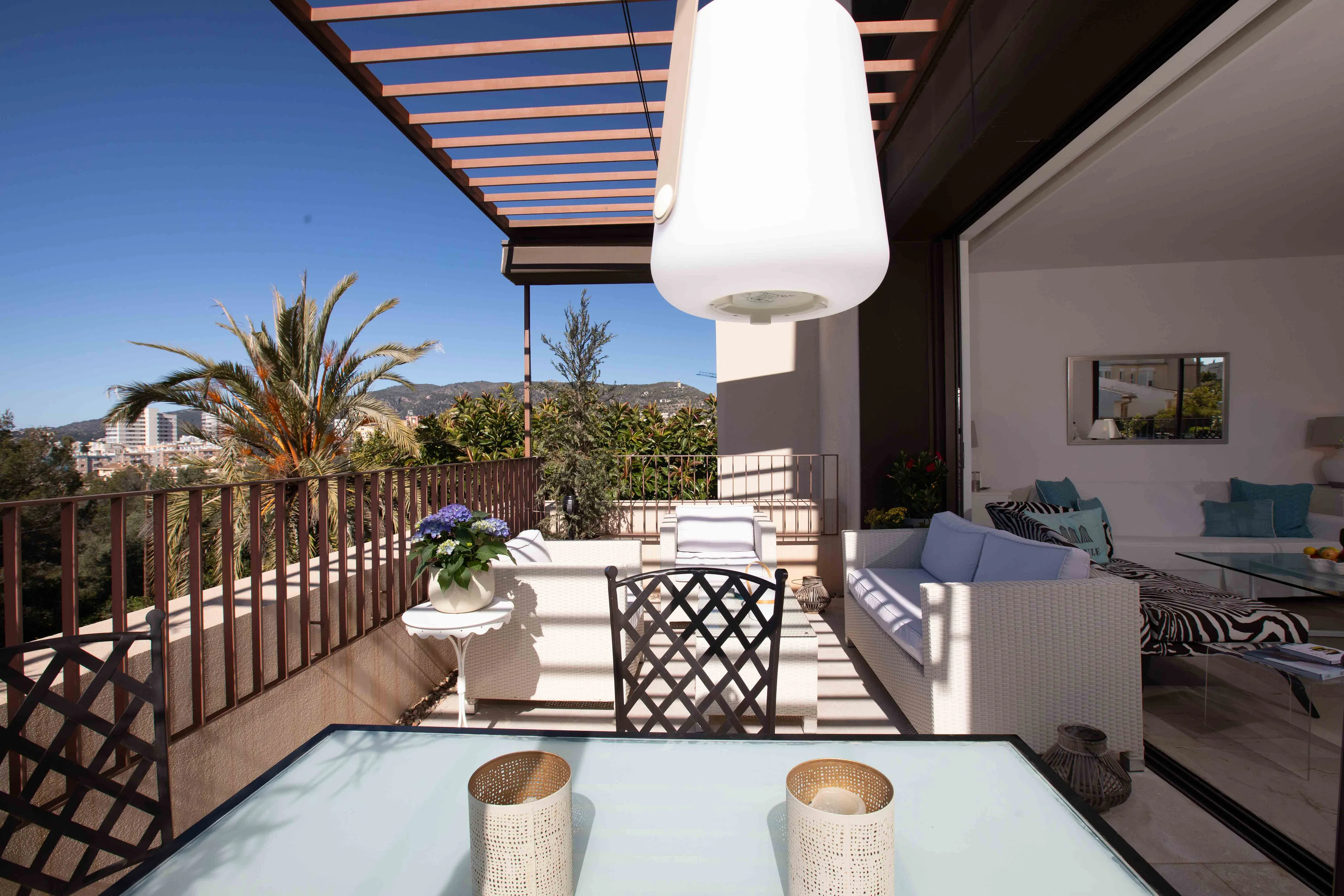 Exclusive living experience with sea view in La Bonanova-16