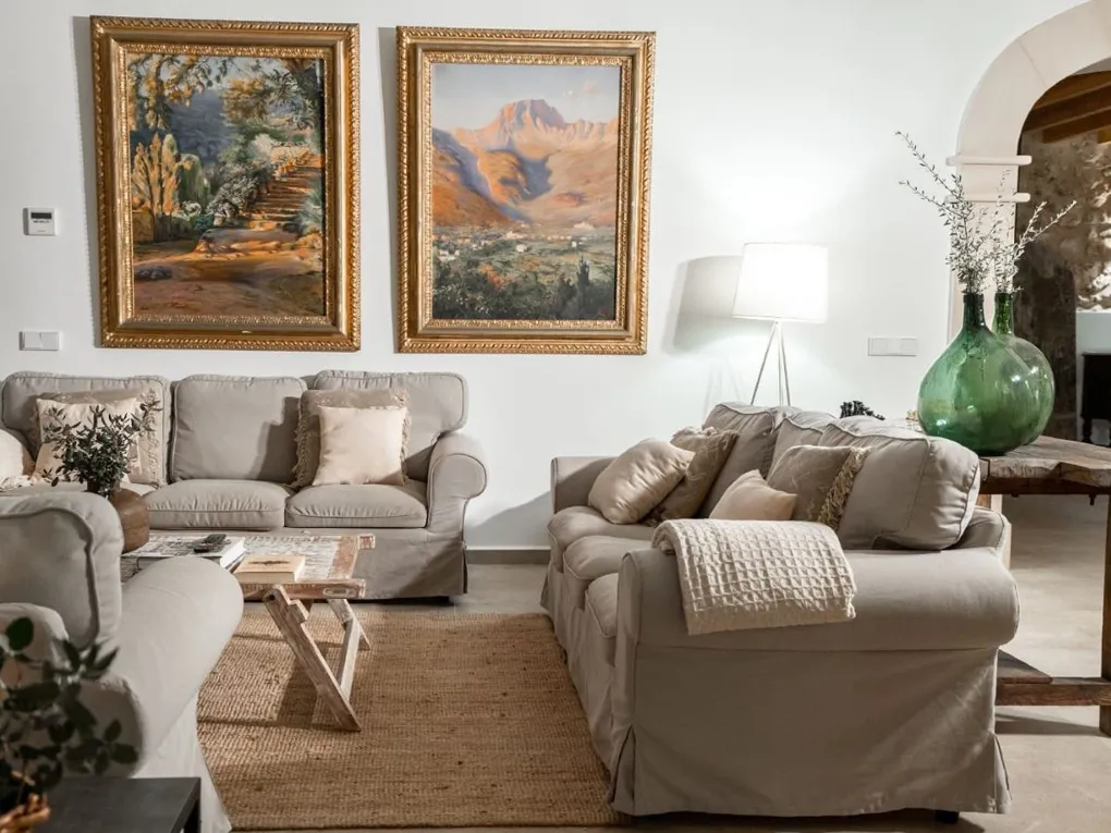 Elegant landsted med utrolig charme-7