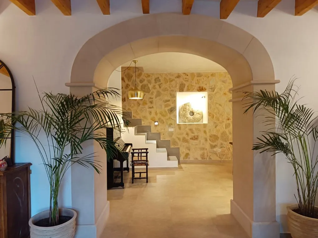 Elegant landsted med utrolig charme-14