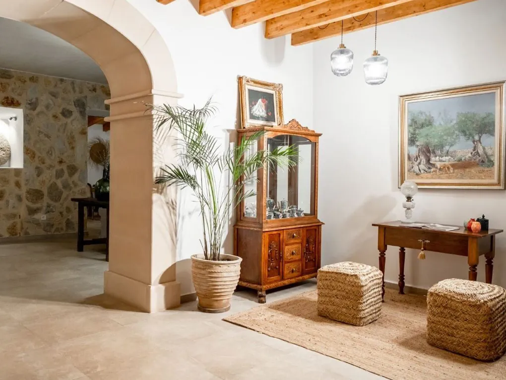 Elegant landsted med utrolig charme-4