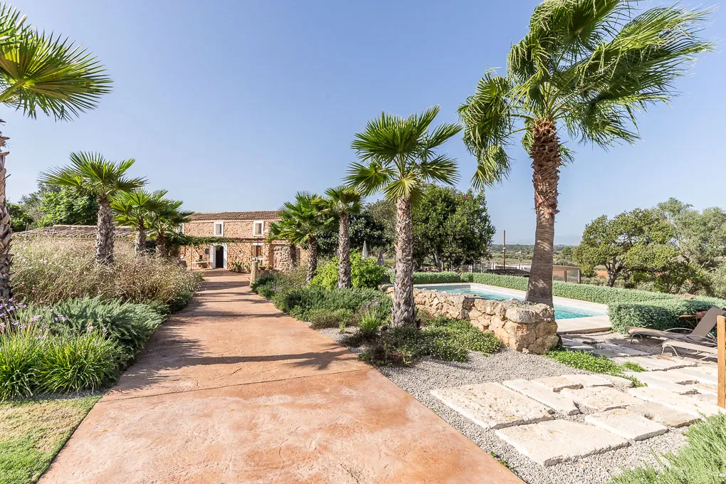 Elegant landsted med utrolig charme-15