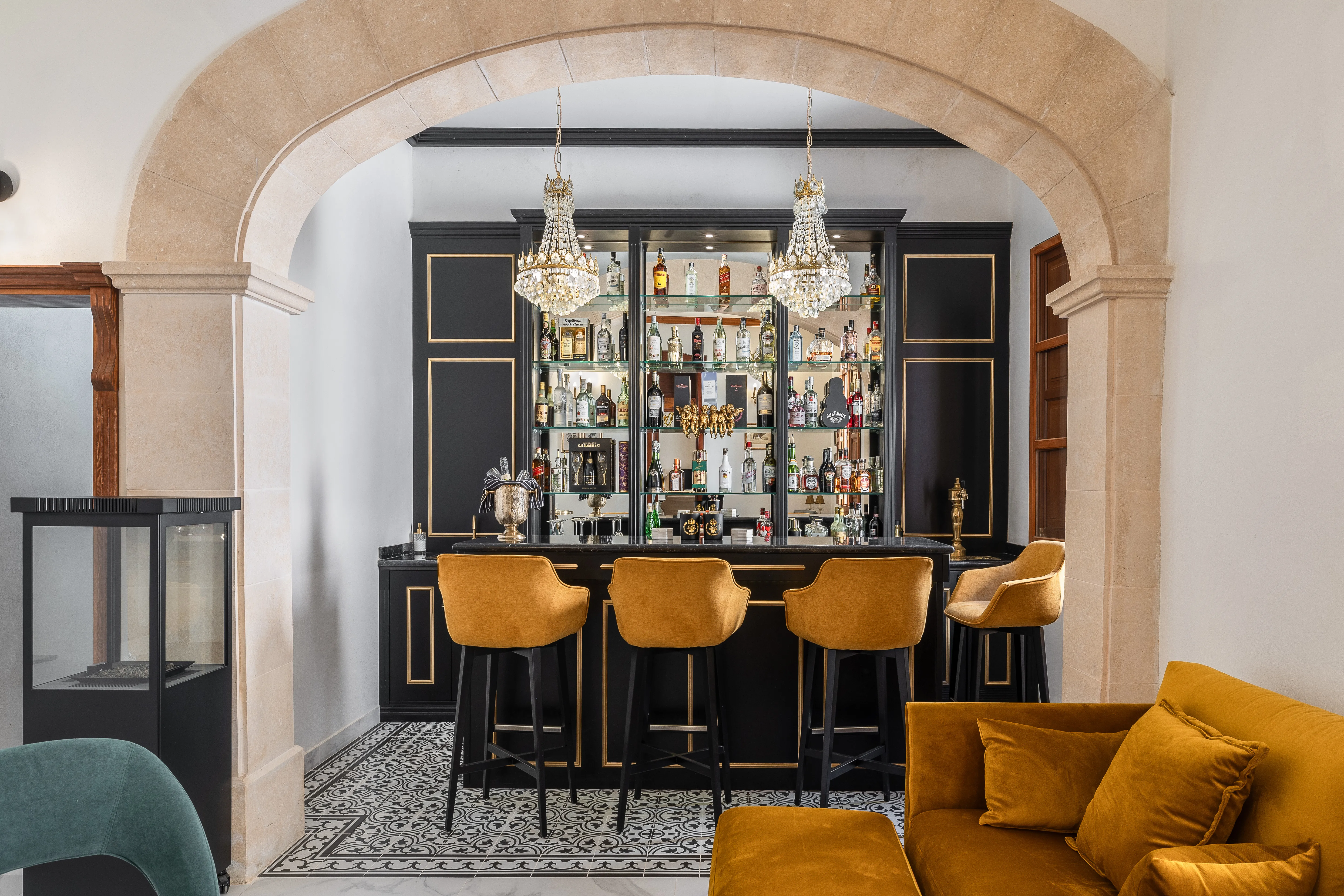 Exceptional, spacious townhouse with a pool in Sant Joan-5