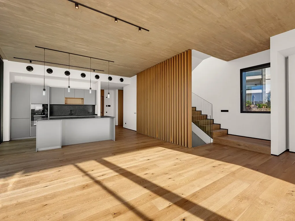 Designerski penthouse z zapierającym dech w piersiach widokiem na morze i prywatnym basenem-7