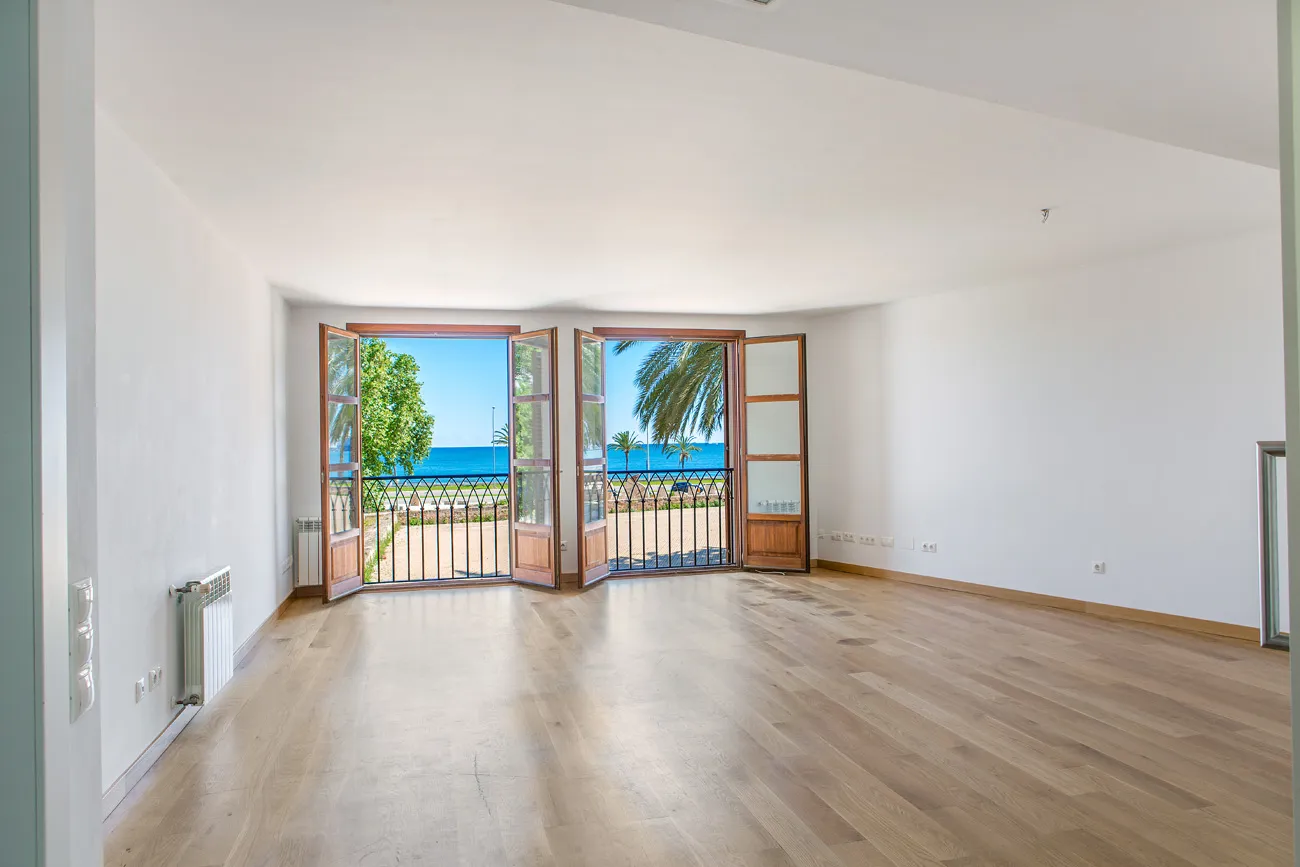 Amplio y soleado piso con vistas al mar, parking,  y ascensor - Calatrava-3