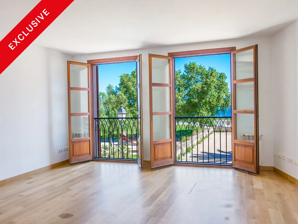 Amplio y soleado piso con vistas al mar, parking,  y ascensor - Calatrava-1