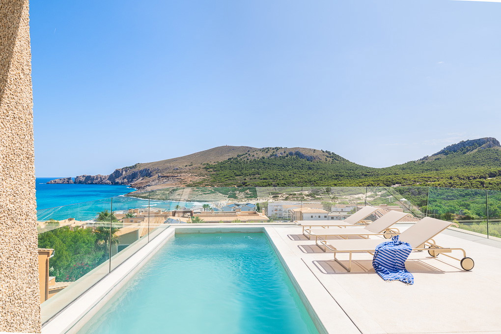 Modern designer villa with sea views, natural setting and maximum living comfort near Cala Mesquida