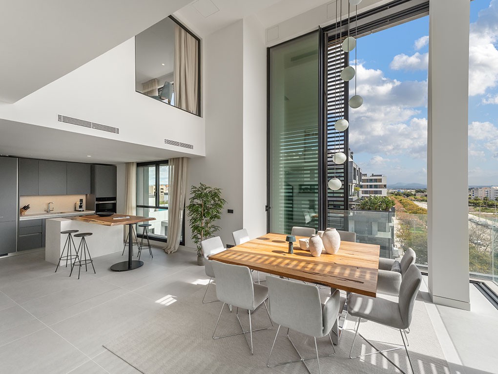 Newly built penthouse with roof terrace, parking spaces and communal pool