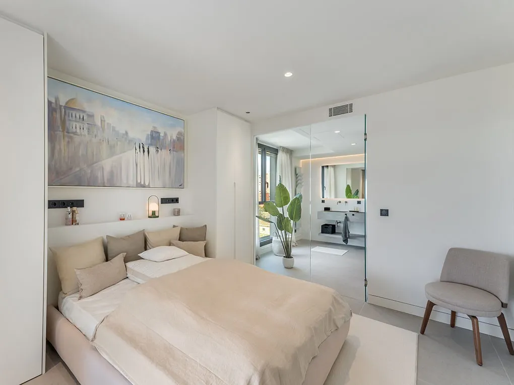 Nowo wybudowany penthouse z tarasem na dachu, miejscami parkingowymi i wspólnym basenem-8