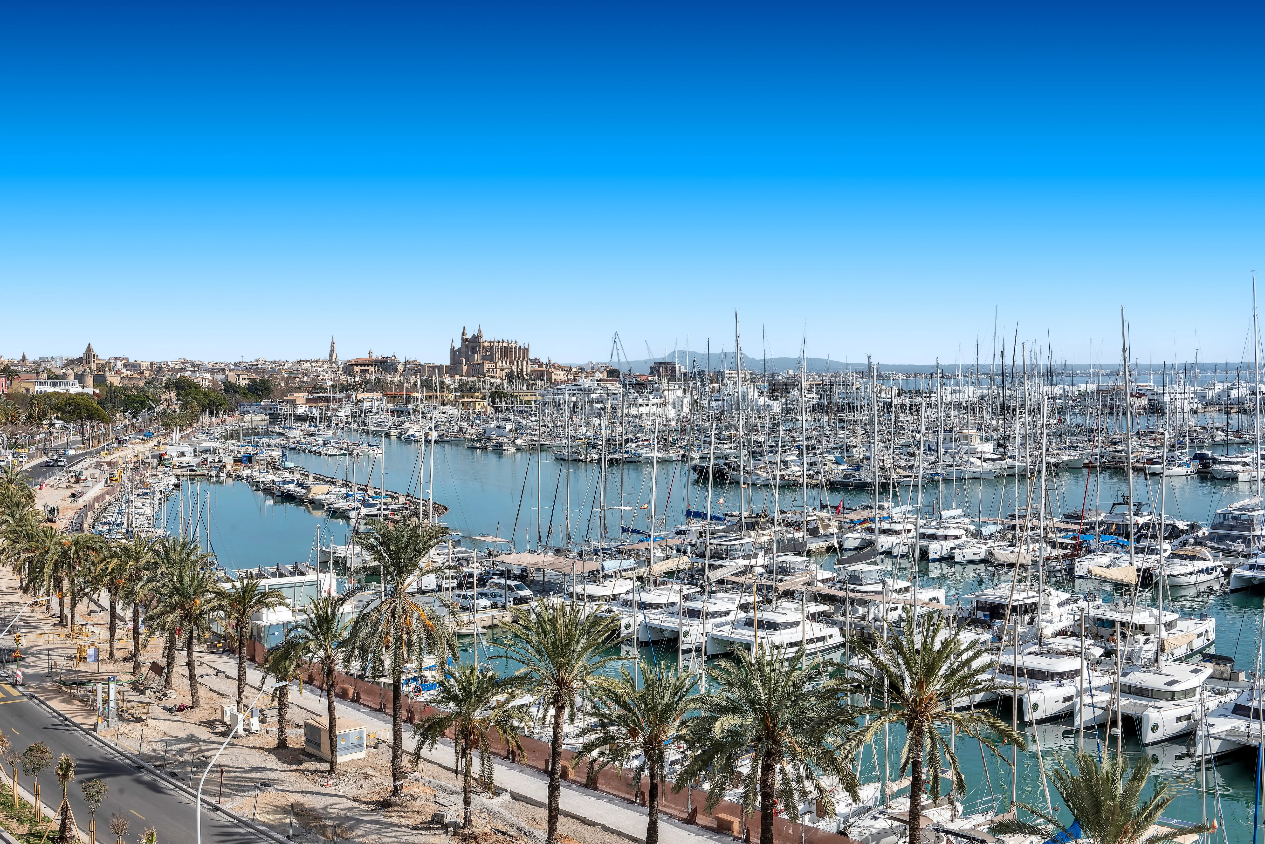 Światło, widoki i elegancja w samym sercu nadmorskiej promenady-12