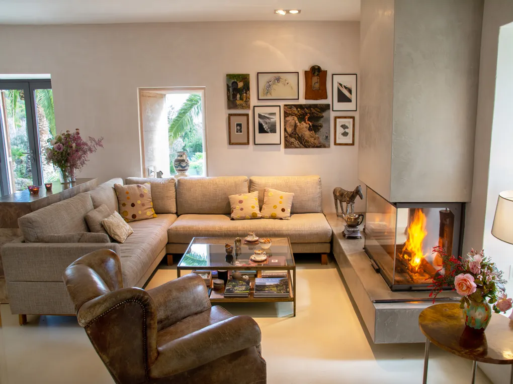 Modern wonen met historische molentoren en uitzicht op zee-10