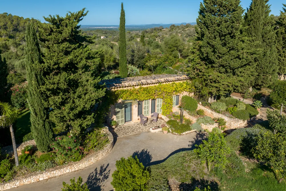 Modern wonen met historische molentoren en uitzicht op zee-15