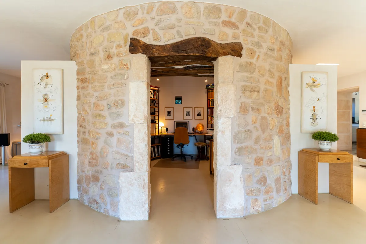 Modern wohnen mit historischem Mühlturm und Meerblick-11