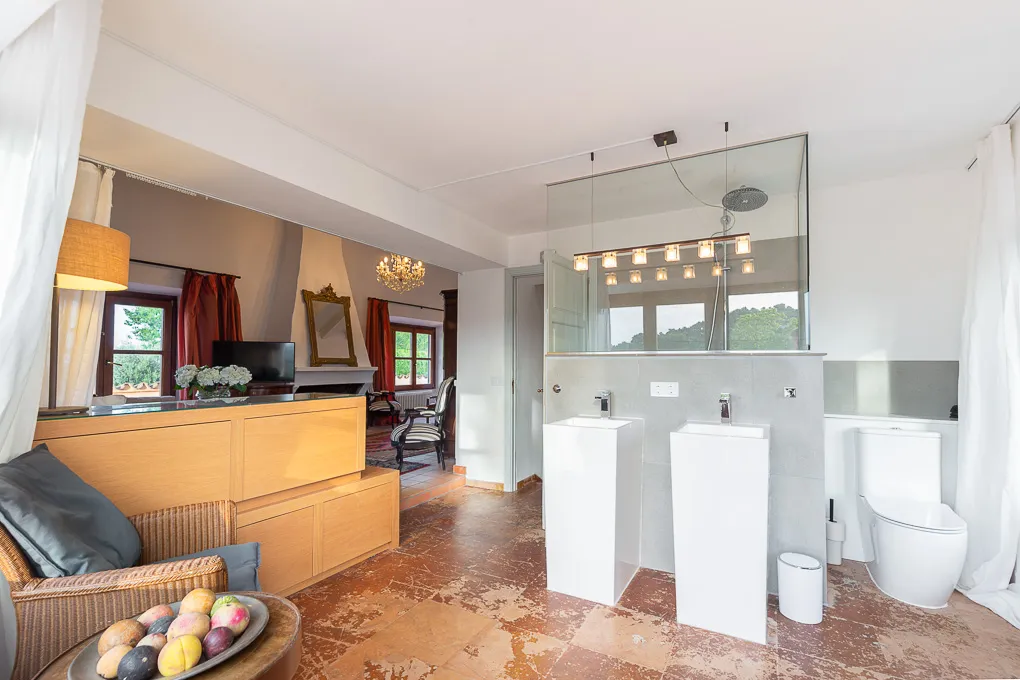 Unik finca-ensemble med boutique-karaktär och havsutsikt nära Cala Agulla-9