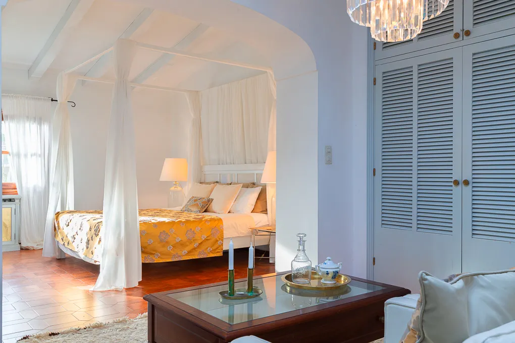 Unik finca-ensemble med boutique-karaktär och havsutsikt nära Cala Agulla-11