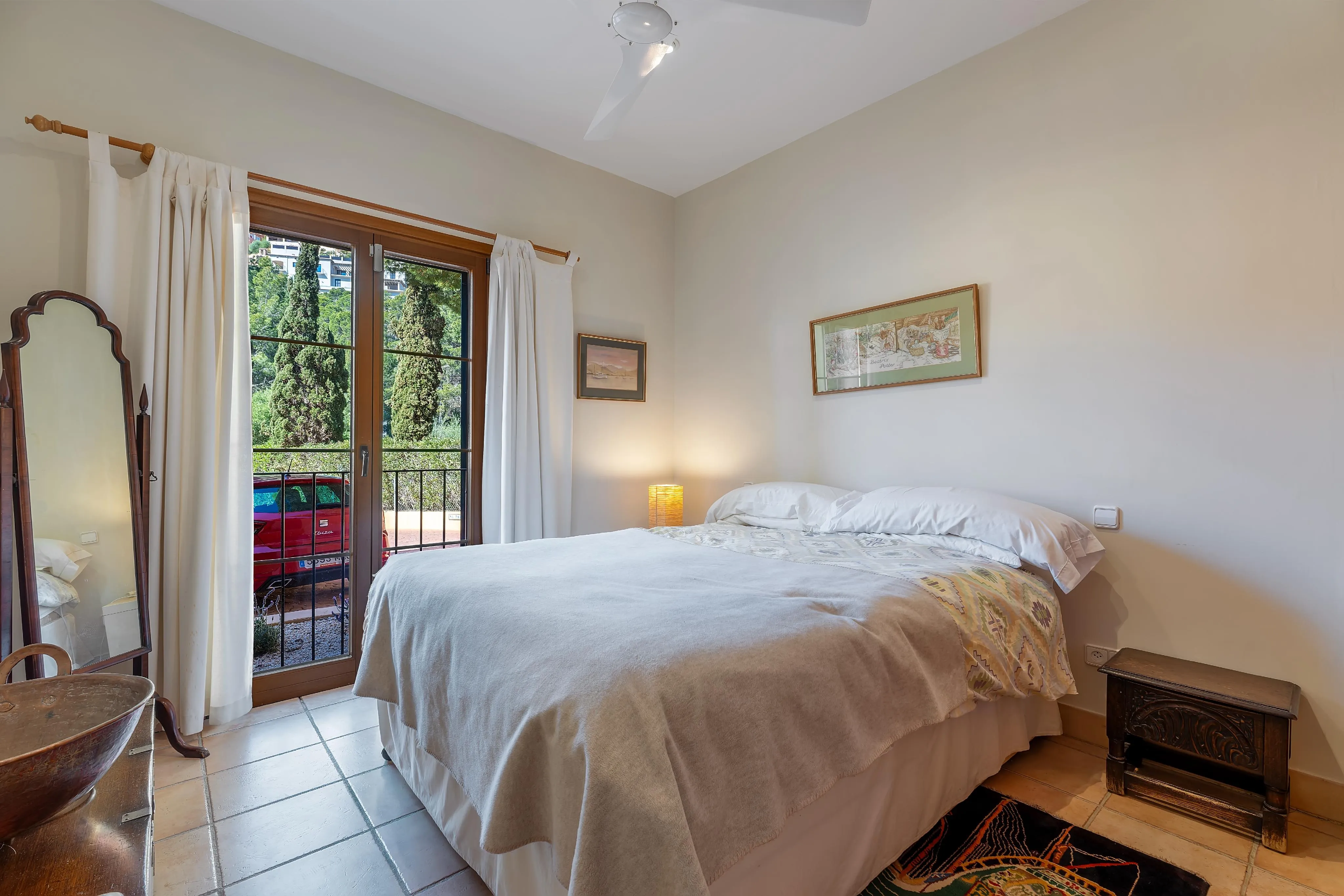 Apartamento con jardín cerca de la playa y el paseo marítimo-14