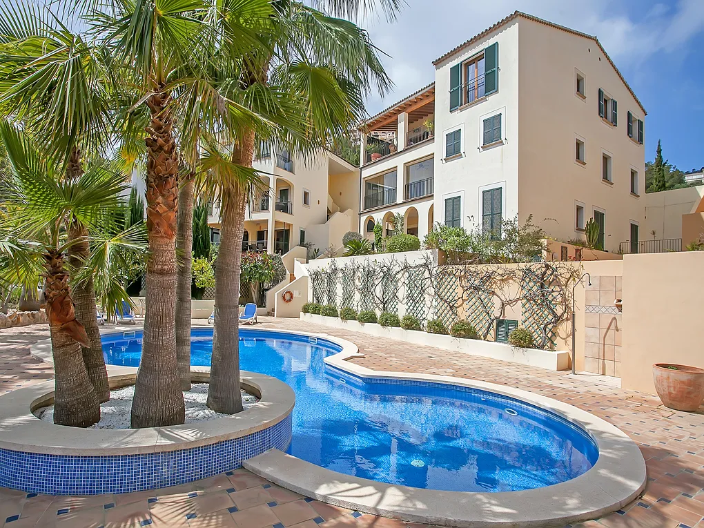 Apartamento con jardín cerca de la playa y el paseo marítimo-12