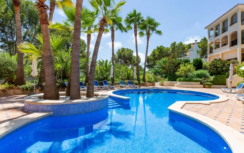 Apartamento con jardín cerca de la playa y el paseo marítimo