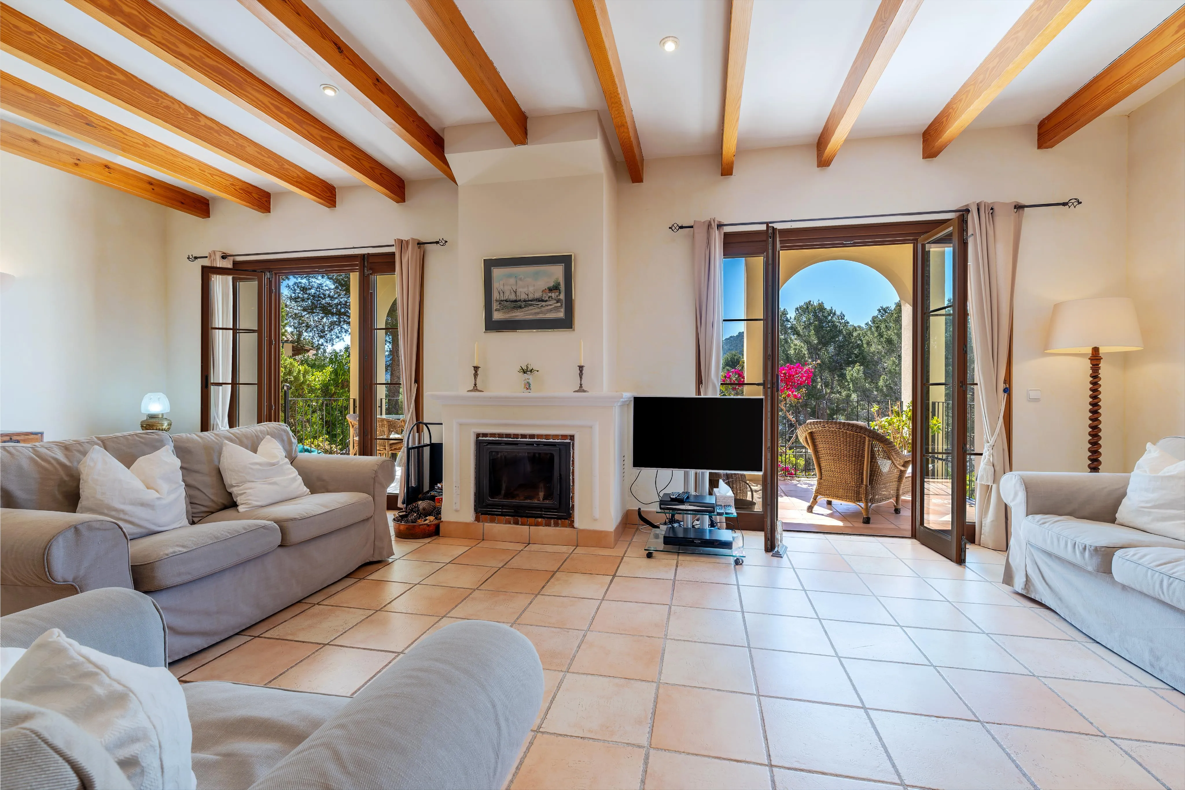 Apartamento con jardín cerca de la playa y el paseo marítimo-4