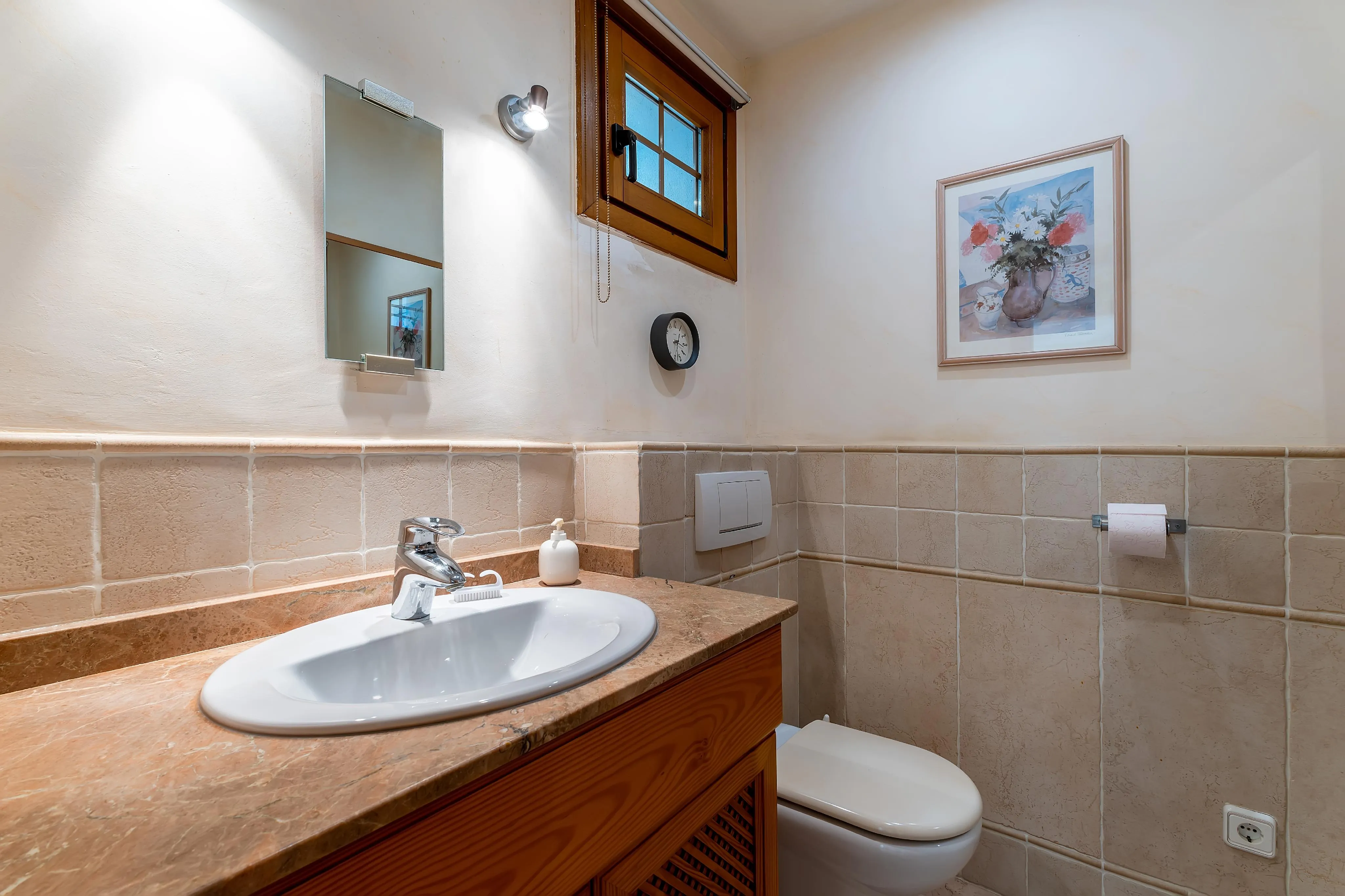 Apartamento con jardín cerca de la playa y el paseo marítimo-15