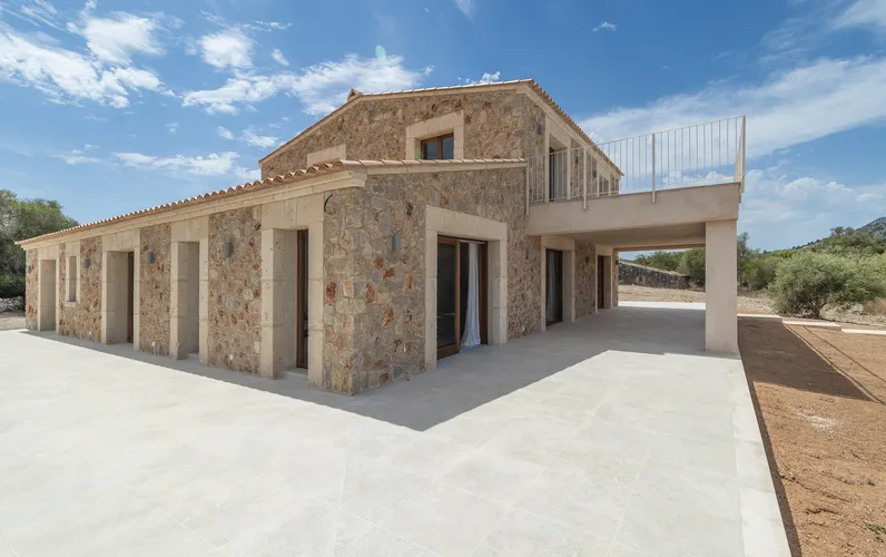 Helt nytt, högkvalitativt lanthus med hisnande utsikt