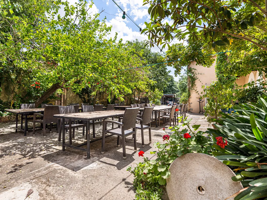 Hôtel de campagne avec potentiel d'expansion-18