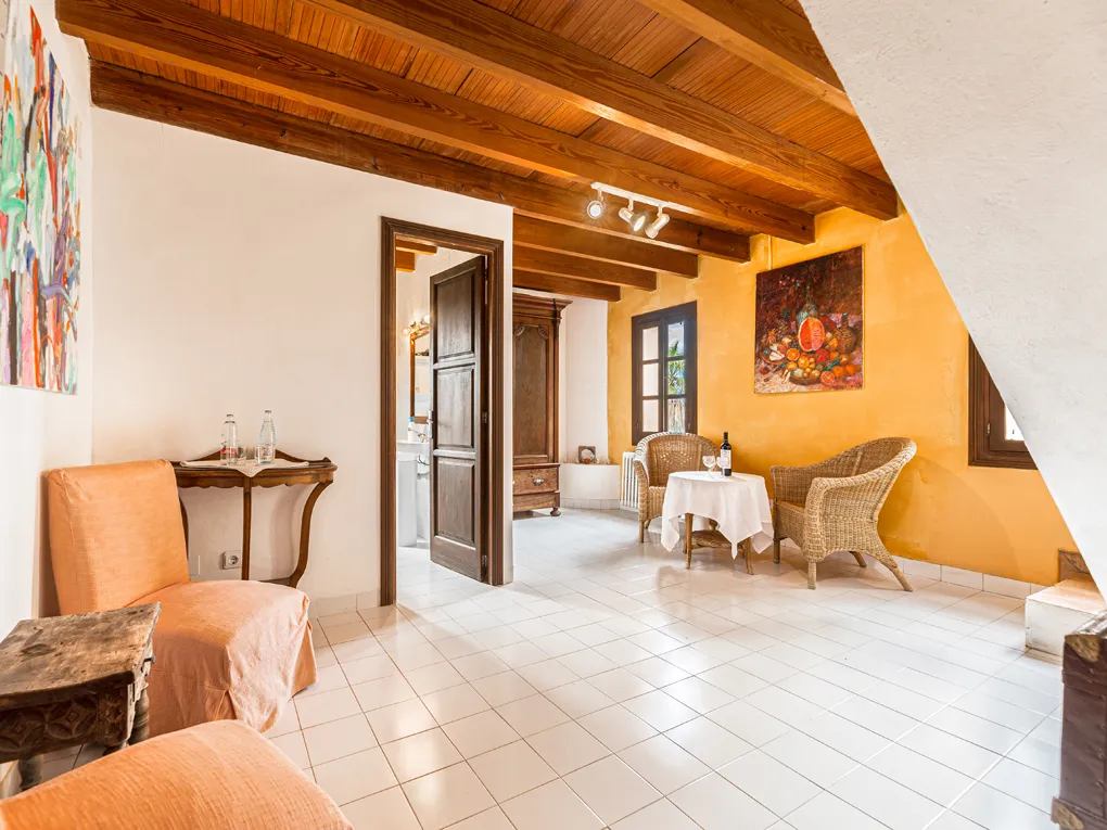 Hôtel de campagne avec potentiel d'expansion-8