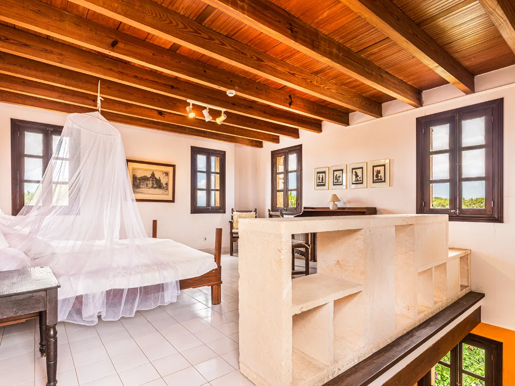 Hôtel de campagne avec potentiel d'expansion-11