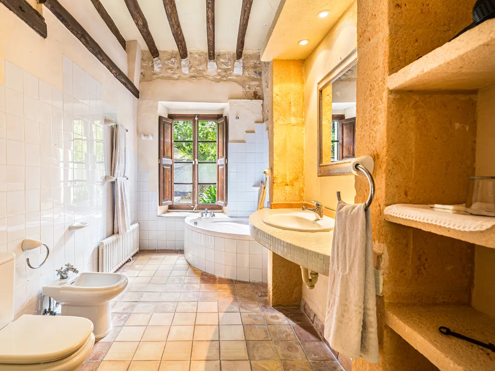 Landhotel mit Ausbaupotential-12