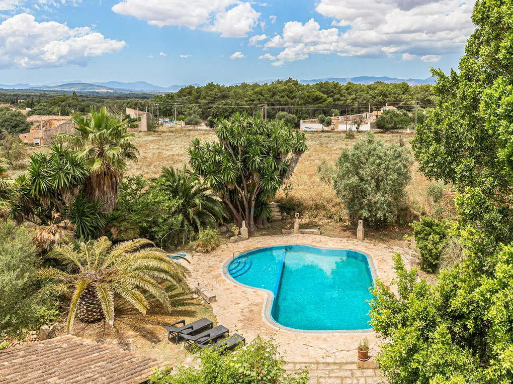 Hôtel de campagne avec potentiel d'expansion-1